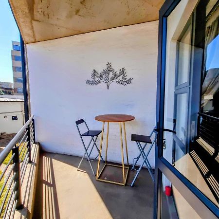 Апартаменты Kaleaba House In Vibey Maboneng Precint Йоханнесбург Экстерьер фото