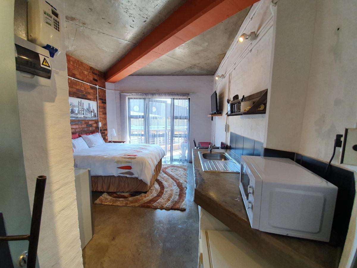 Апартаменты Kaleaba House In Vibey Maboneng Precint Йоханнесбург Экстерьер фото