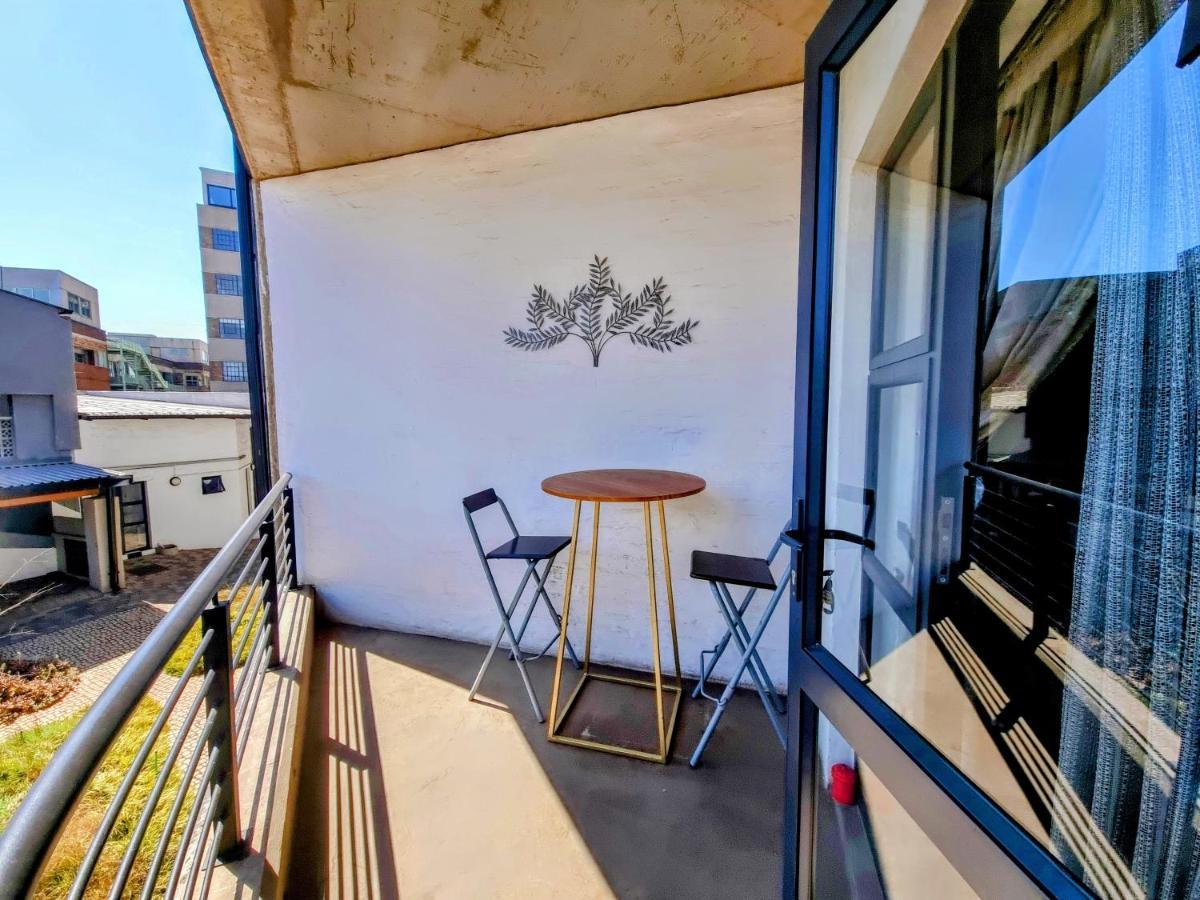 Апартаменты Kaleaba House In Vibey Maboneng Precint Йоханнесбург Экстерьер фото