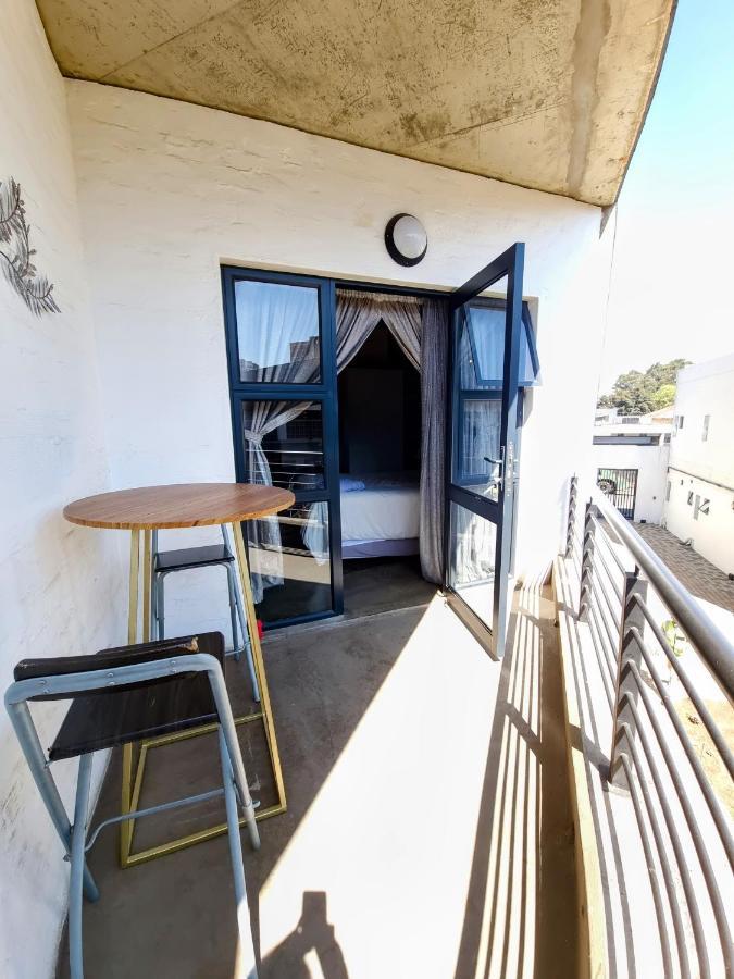 Апартаменты Kaleaba House In Vibey Maboneng Precint Йоханнесбург Экстерьер фото