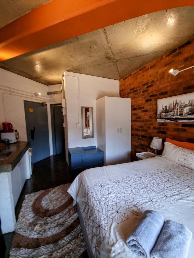 Апартаменты Kaleaba House In Vibey Maboneng Precint Йоханнесбург Экстерьер фото
