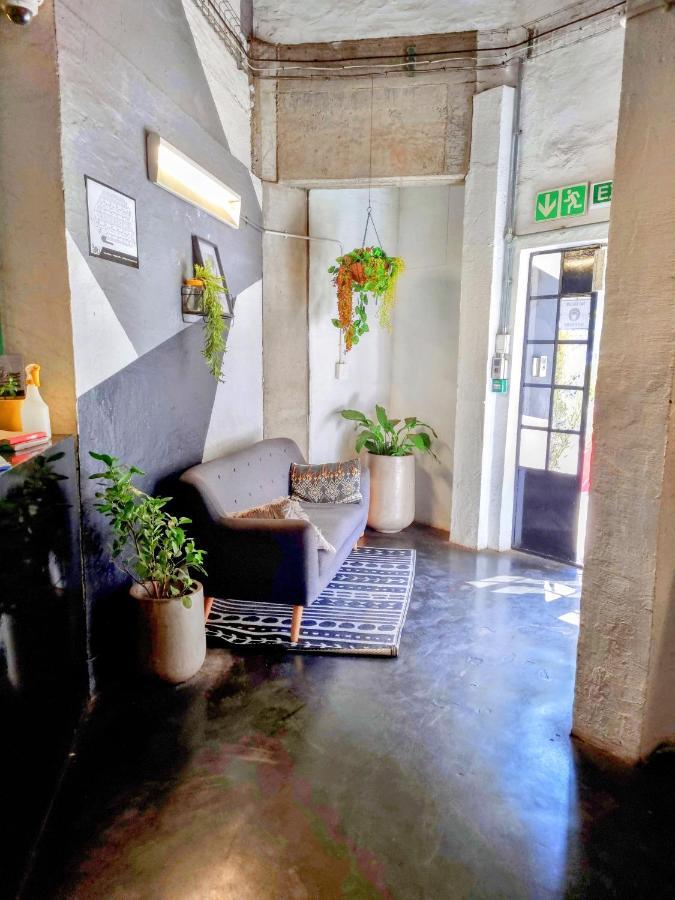 Апартаменты Kaleaba House In Vibey Maboneng Precint Йоханнесбург Экстерьер фото