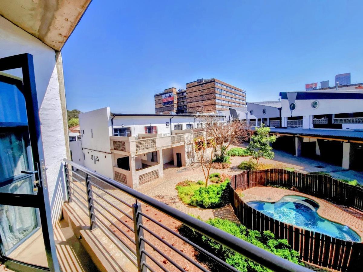 Апартаменты Kaleaba House In Vibey Maboneng Precint Йоханнесбург Экстерьер фото