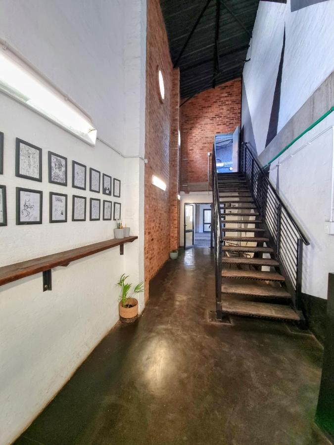 Апартаменты Kaleaba House In Vibey Maboneng Precint Йоханнесбург Экстерьер фото