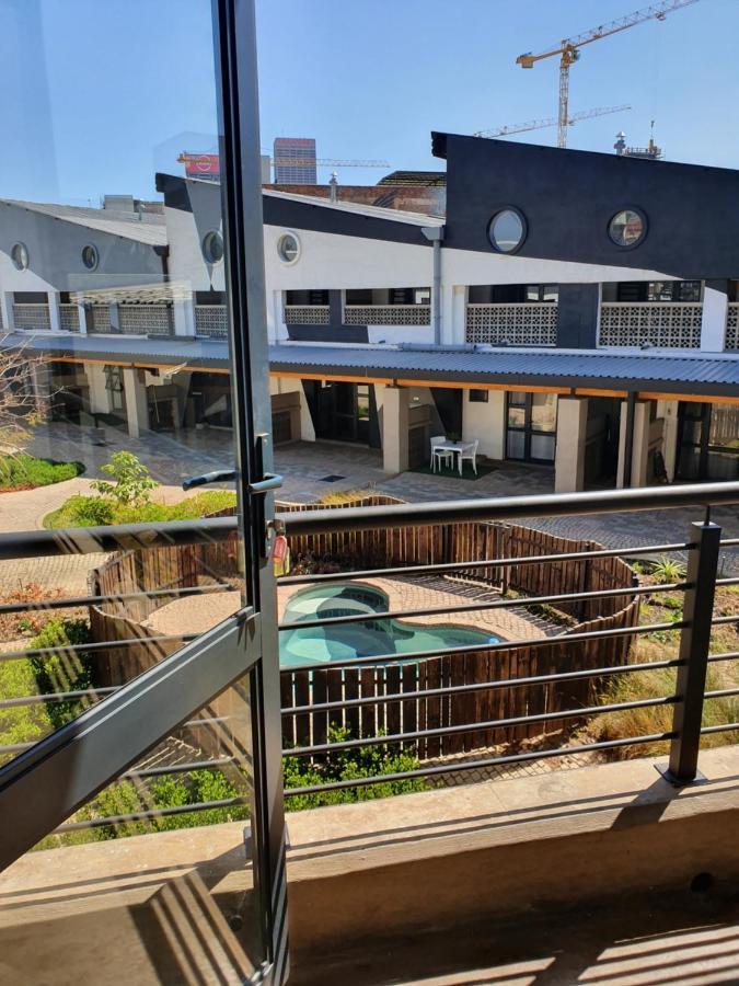 Апартаменты Kaleaba House In Vibey Maboneng Precint Йоханнесбург Экстерьер фото